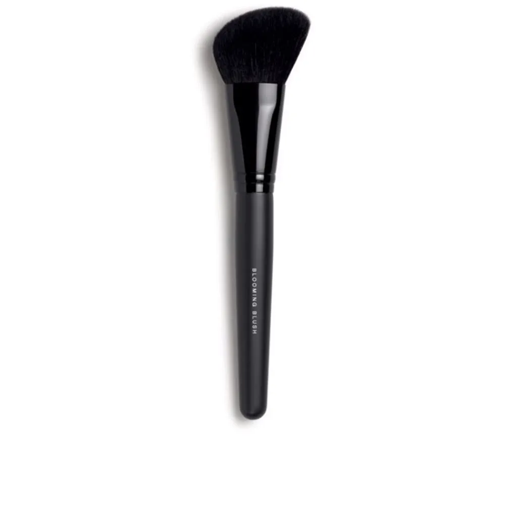 bareminerals_blooming_blu_0.webp bareMinerals Blooming Blush Brush Best Sale