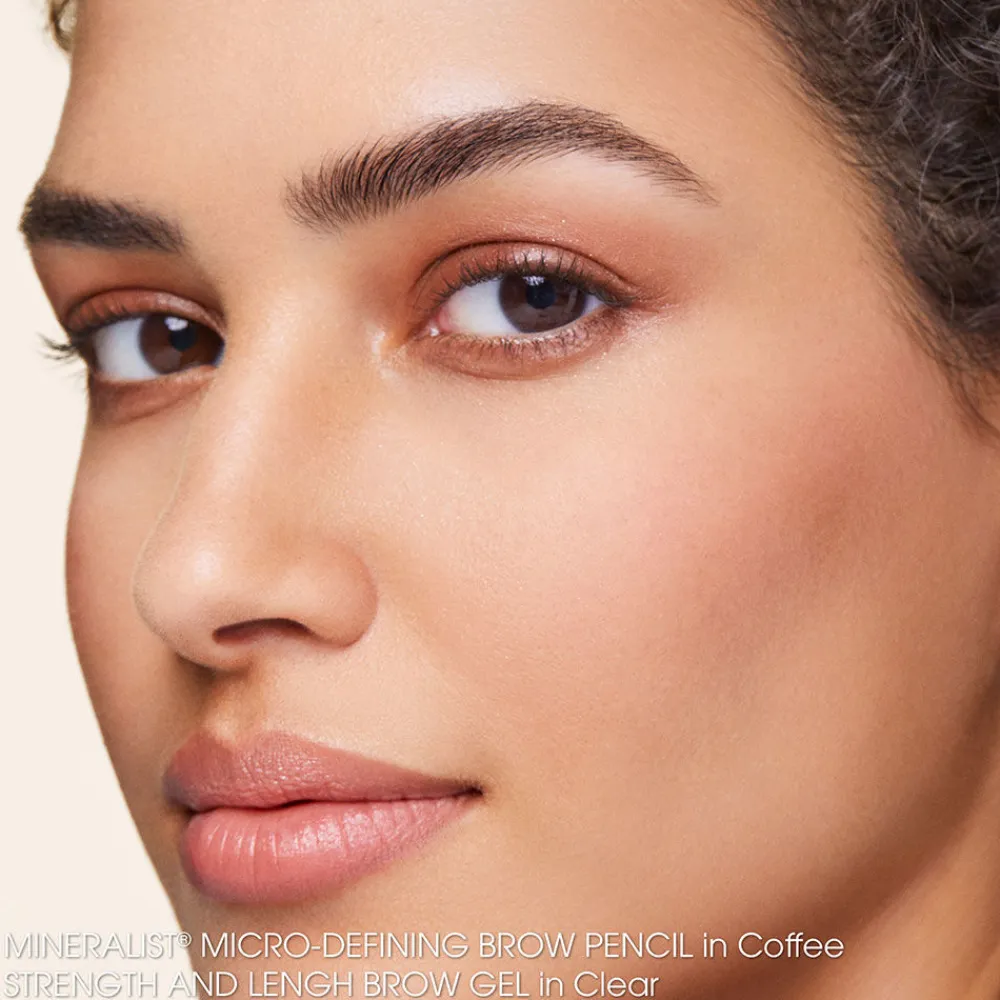 bareminerals_strength__le_8.webp bareMinerals Strength & Length Sérum-Infused Brow Gel Hot