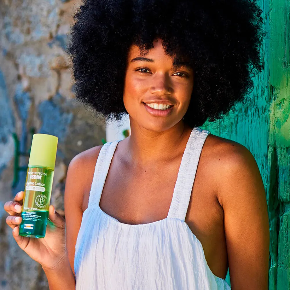 isdin_fotoprotector_hydro_1.webp Isdin Fotoprotector Hydrolotion Protege Y Oxigena Spf50+ Best Sale