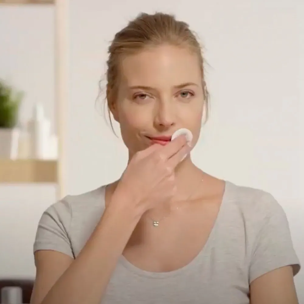 isdin_micellar_solution_a_3.webp Isdin Micellar Solution Agua Micelar Limpieza Facial Discount