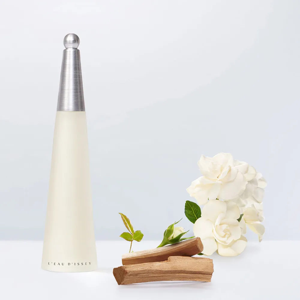 issey_miyake_leau_dissey_2.webp Issey Miyake L'Eau D'Issey Hot