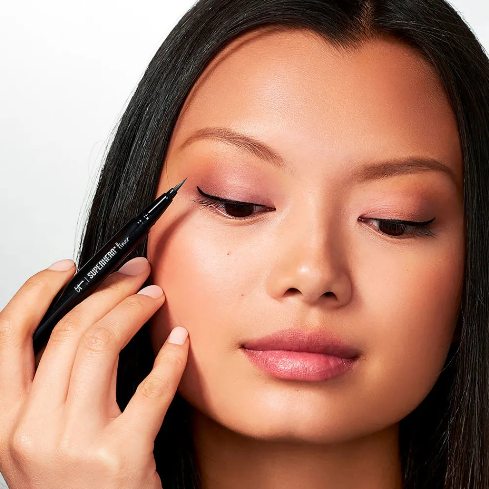 it_cosmetics_superhero_li_3.webp IT Cosmetics Superhero Liner Eyeliner Pen Hot